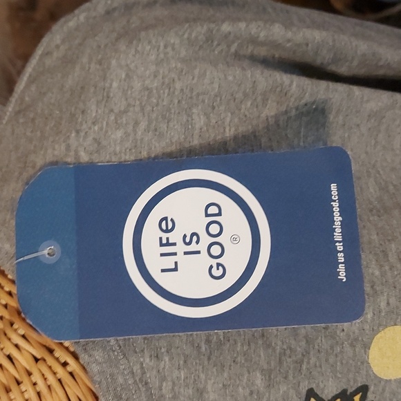 Life is Good Long Sleeve Pooh Scene - Picture 3 of 6